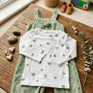 heart print top & corduroy overall set.