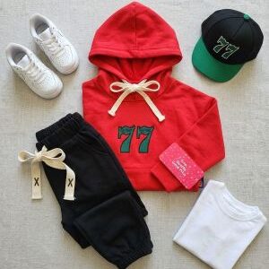 hoodie & joggers set.